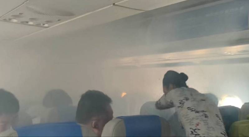 航班充電寶冒煙：鋰電安全提醒